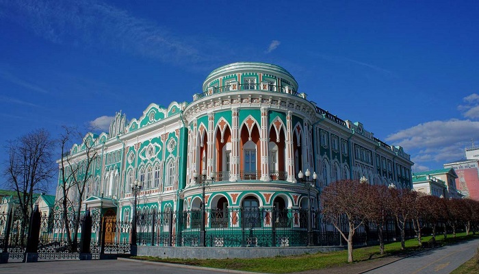 Какие достопримечательности привлекают большинство туристов